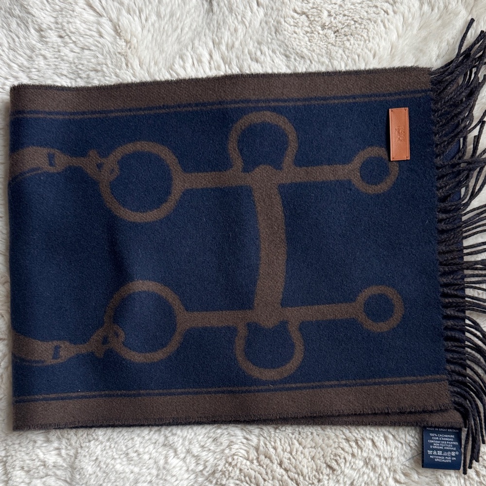 Authentic brand new Hermes women’s scarf - Picture 2 of 8
